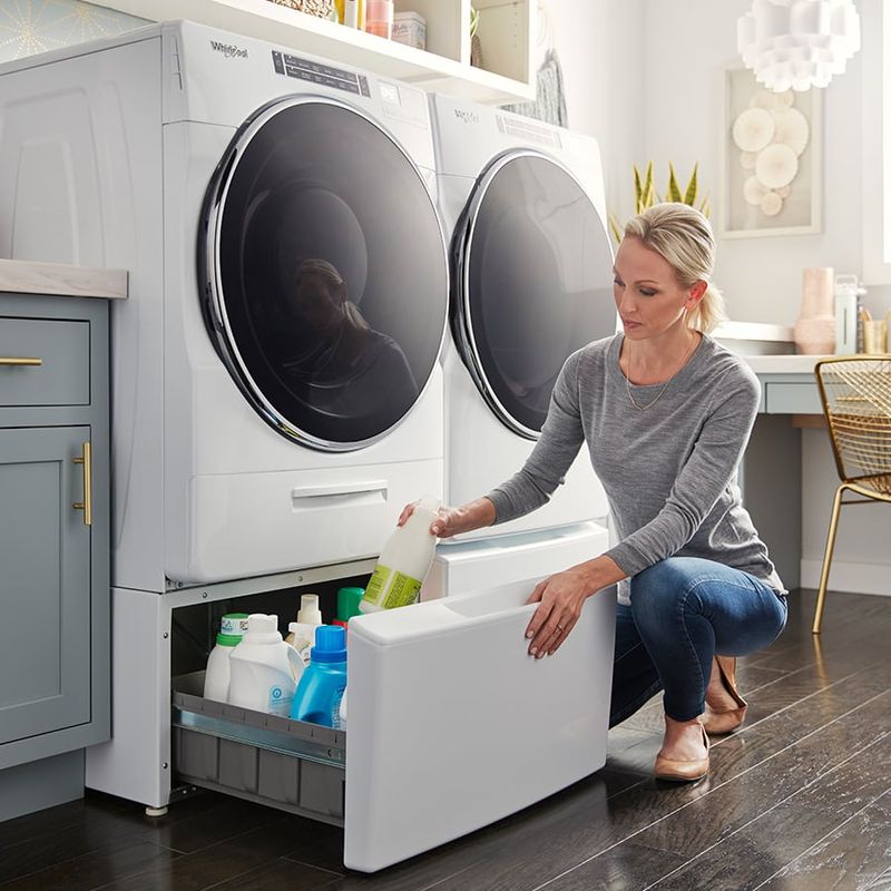 Secadora-Carga-Frontal-a-gas-20kgs-alta-eficiencia-HE-sistema-Advanced-Moisture-Sensing-Blanco-ambientada