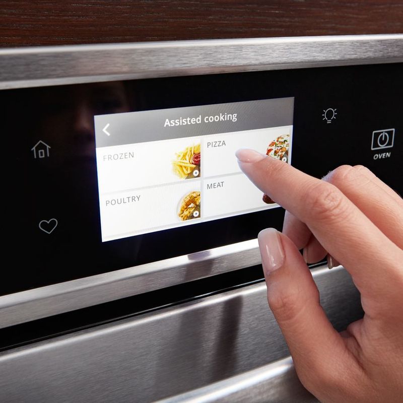 "Horno Smart empotrable Eléctrico con Air Fry  controles"